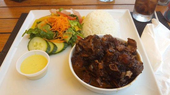 Runway Restaurant & Lounge